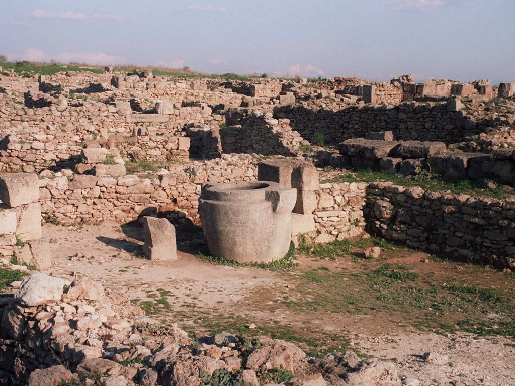 The First Emporion of the Bronze Age: The Rise and Fall of Ugarit - The archaeological site of Ugarit