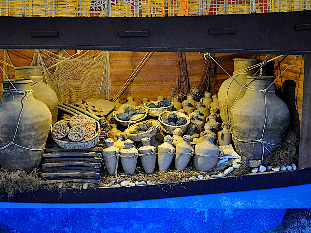 Late Bronze Age shipreck off Uluburun (1335 - 1305 BC) Reconstruction of the cargo hold of the Uluburun ship