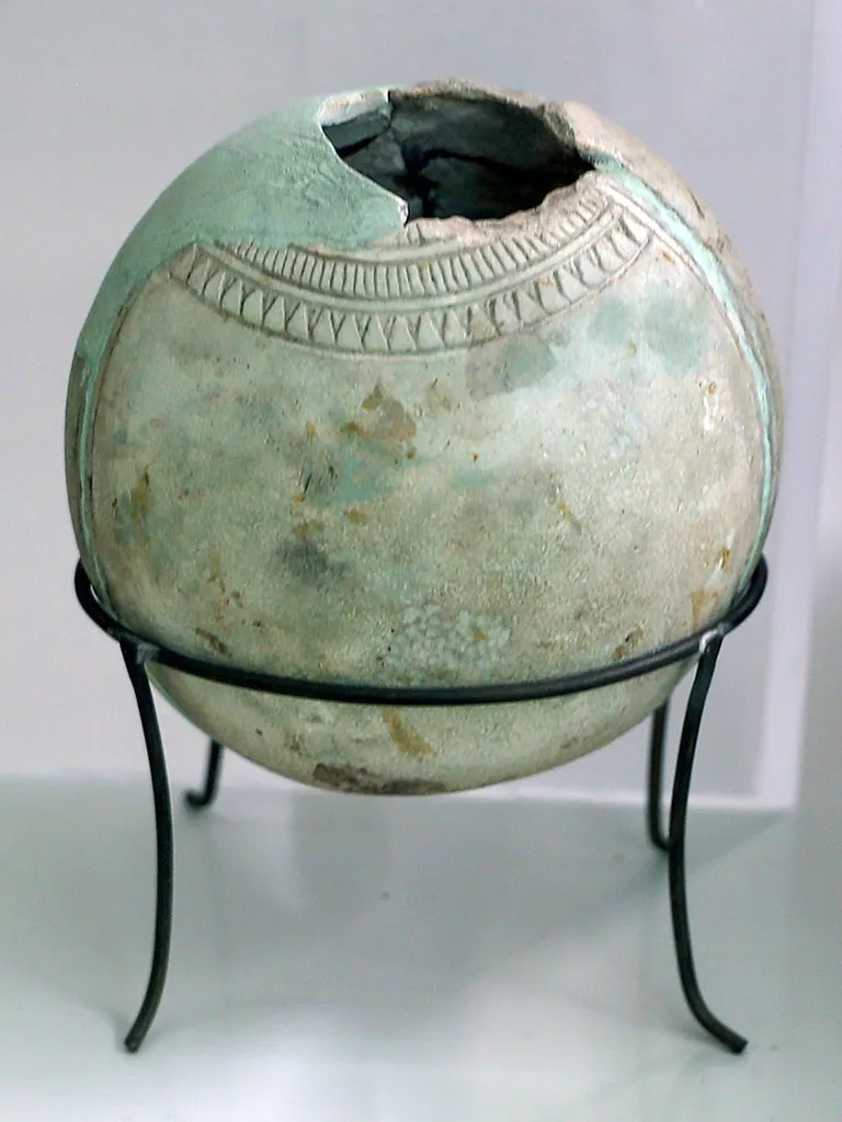The Greek Emporium of Naukratis c 664 BC - c 700 AD  Faience Greek vase