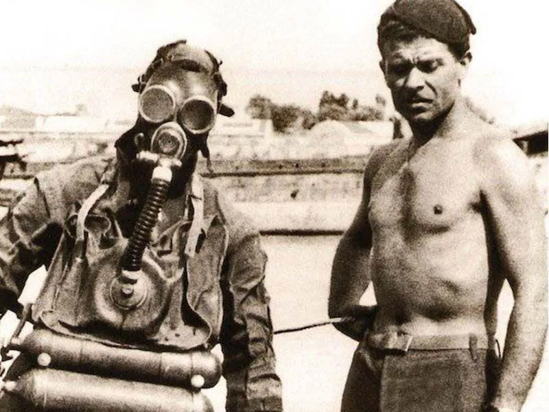 Prelude to Operation Ursa Major. The Raids of the Decima Flottiglia MAS in Gibraltar Bay During World War II Decima Mas Divers with rebreathing gear