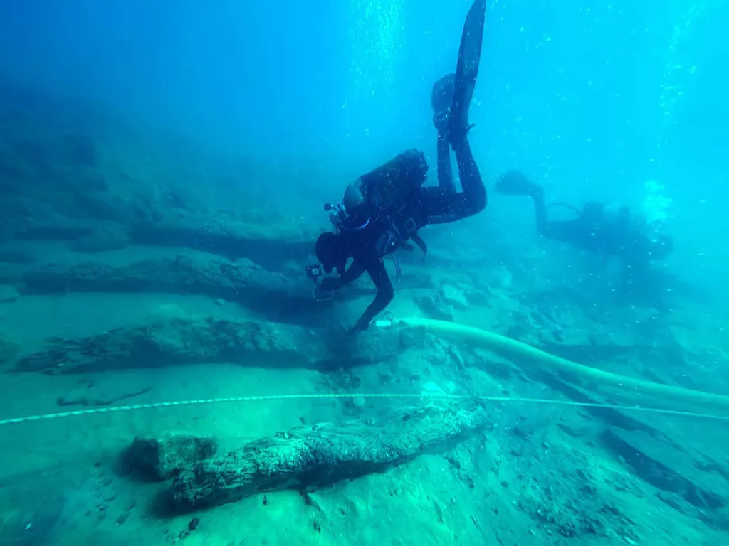 The Gela 1 Wreck:  Archaic Greek Trade 500 - 480 BC Excavating Gela 1