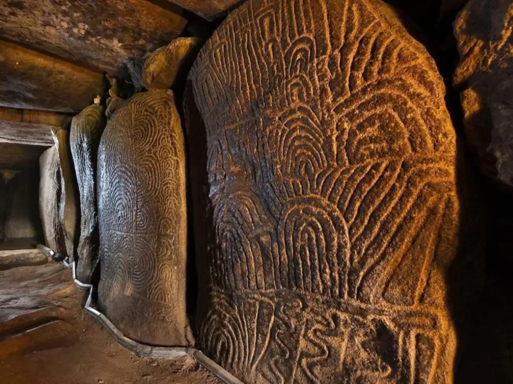 Architecture of Anxiety: Megaliths of Brittany - Apotropaic Magic  at Gavrinis