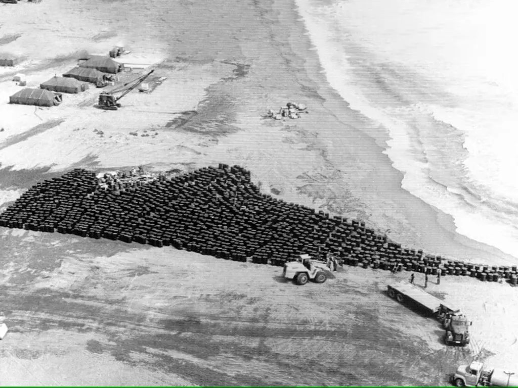 Cleaning up after the Palomares Incident Palomares Beach 1966