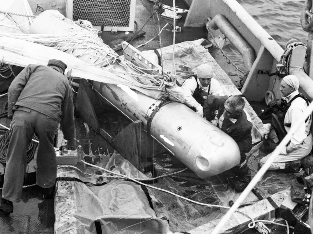 Recovering the Mediterranean Bomb The Mediterranean Bomb on USS Petrel